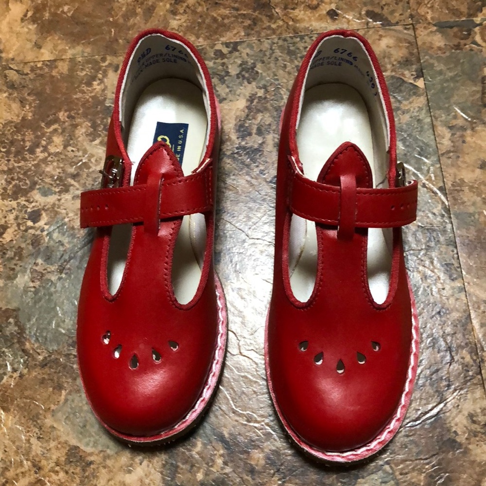 New!! Red size 9.5D Amilio leather shoes